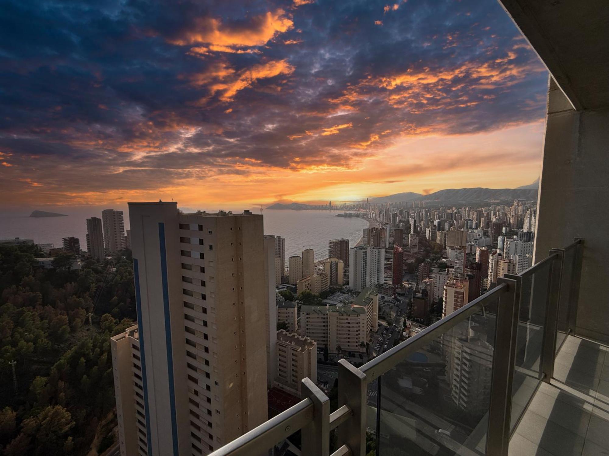 בנידורם Beautiful Apartment Near Beach With Panoramic Sea-View מראה חיצוני תמונה